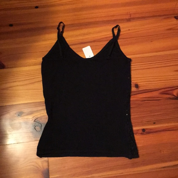 she’s top - Picture 2 of 2